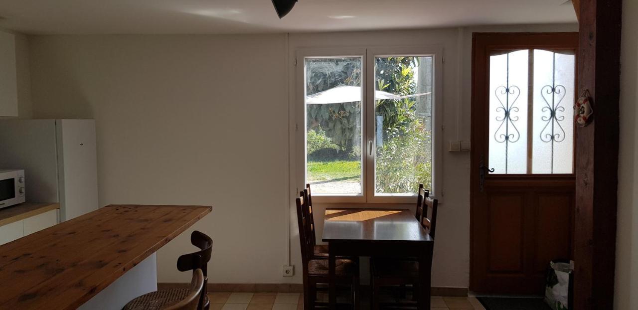 Petite Maison Refaite A Neuf Dans Mas Du 19Eme Siecle Arles Exteriér fotografie